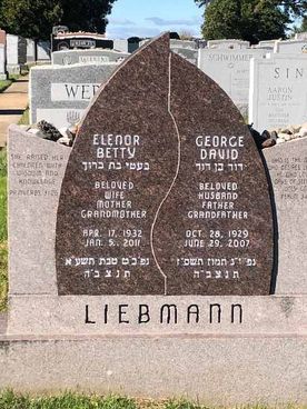Jewish Gravestone with Hebrew Inscription in Valleau Cemetery in bergen County nj